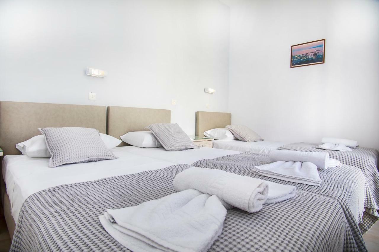Lalos Rooms Parikia  Ngoại thất bức ảnh